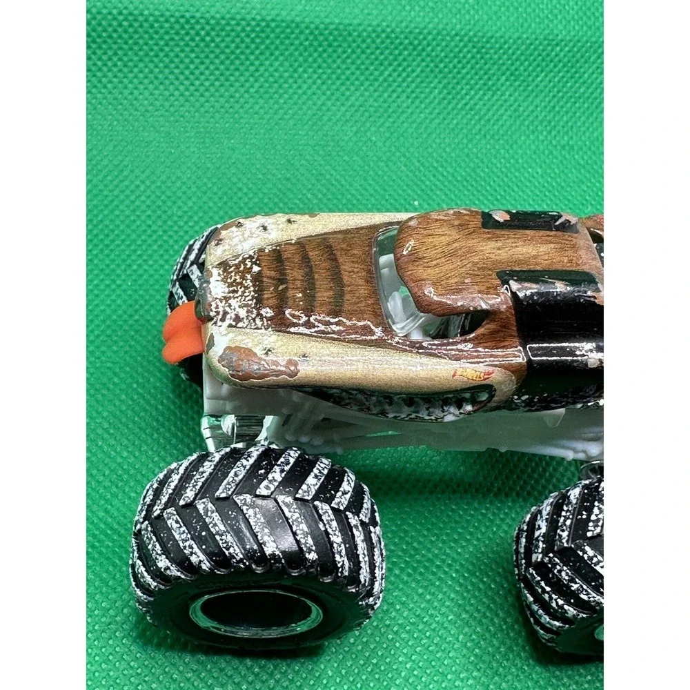 Monster Mutt Hot Wheels Monster Jam Monster Truck 1:55 Scale DieCast‎ Used